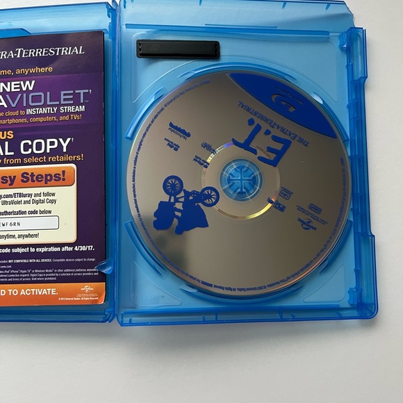 E.T. The Extra-Terrestrial Anniversary Edition Blu-ray Disc - Picture 5 of 10